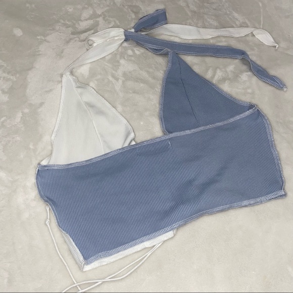 COLOUR BLOCK LACE UP FRONT HALTER TOP - Picture 13 of 13